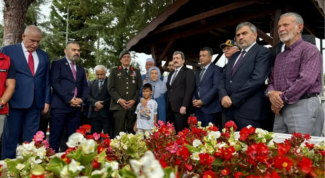 Samsun'da 30 Ağustos Zafer Bayramı etkinlikleri kapsamında şehitlikler ziyaret edildi