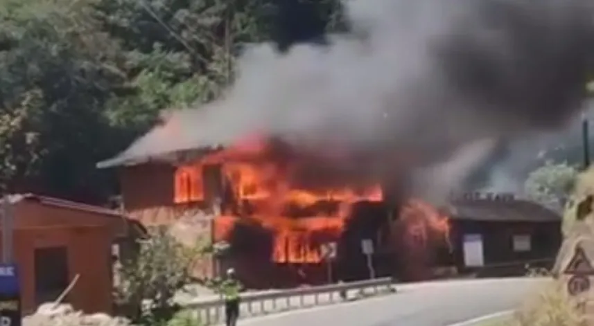 Giresun'da sosyal tesislerde yangın; restoran ile kafe yandı