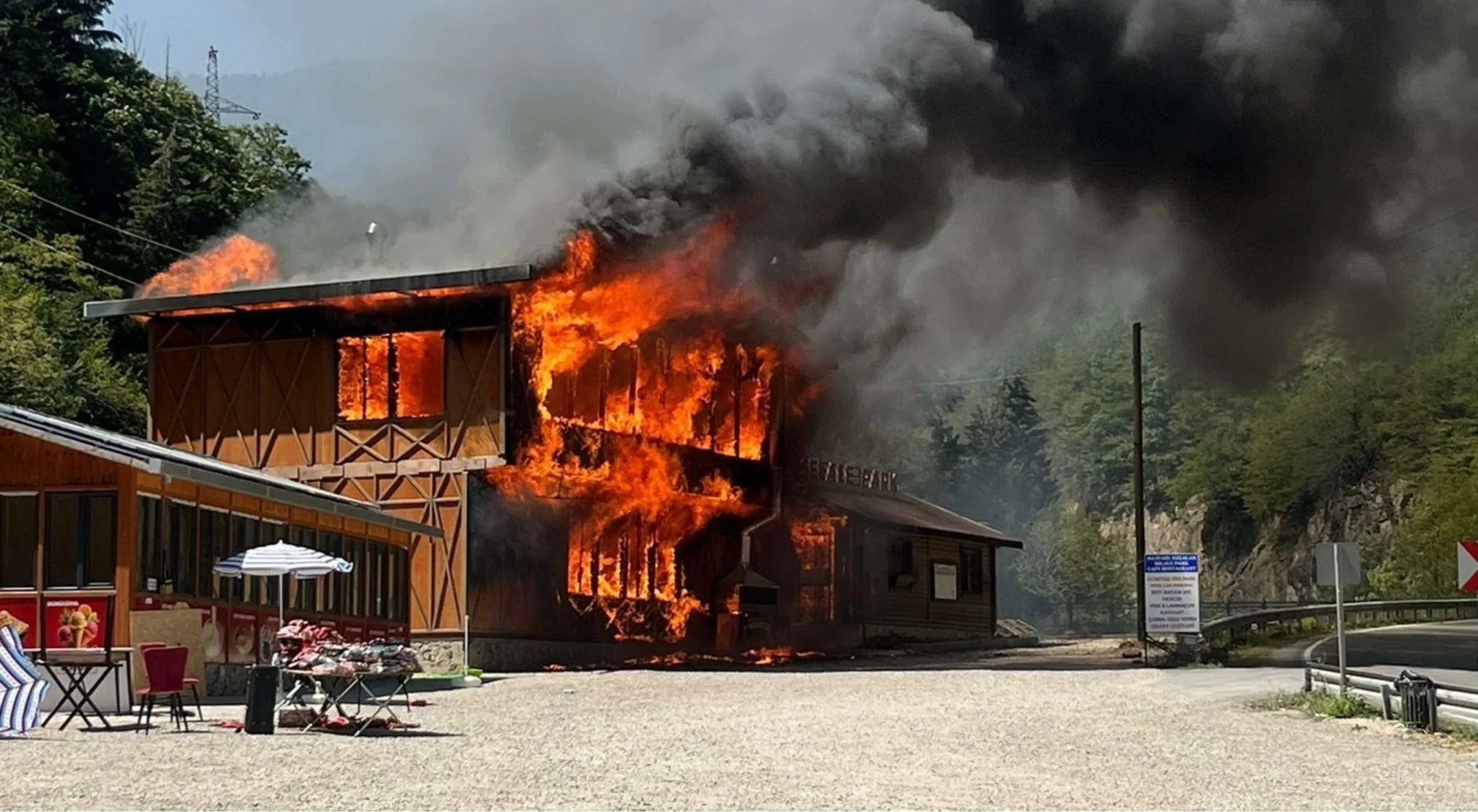 Giresun'da yangın çıkan restoran kullanılamaz hale geldi