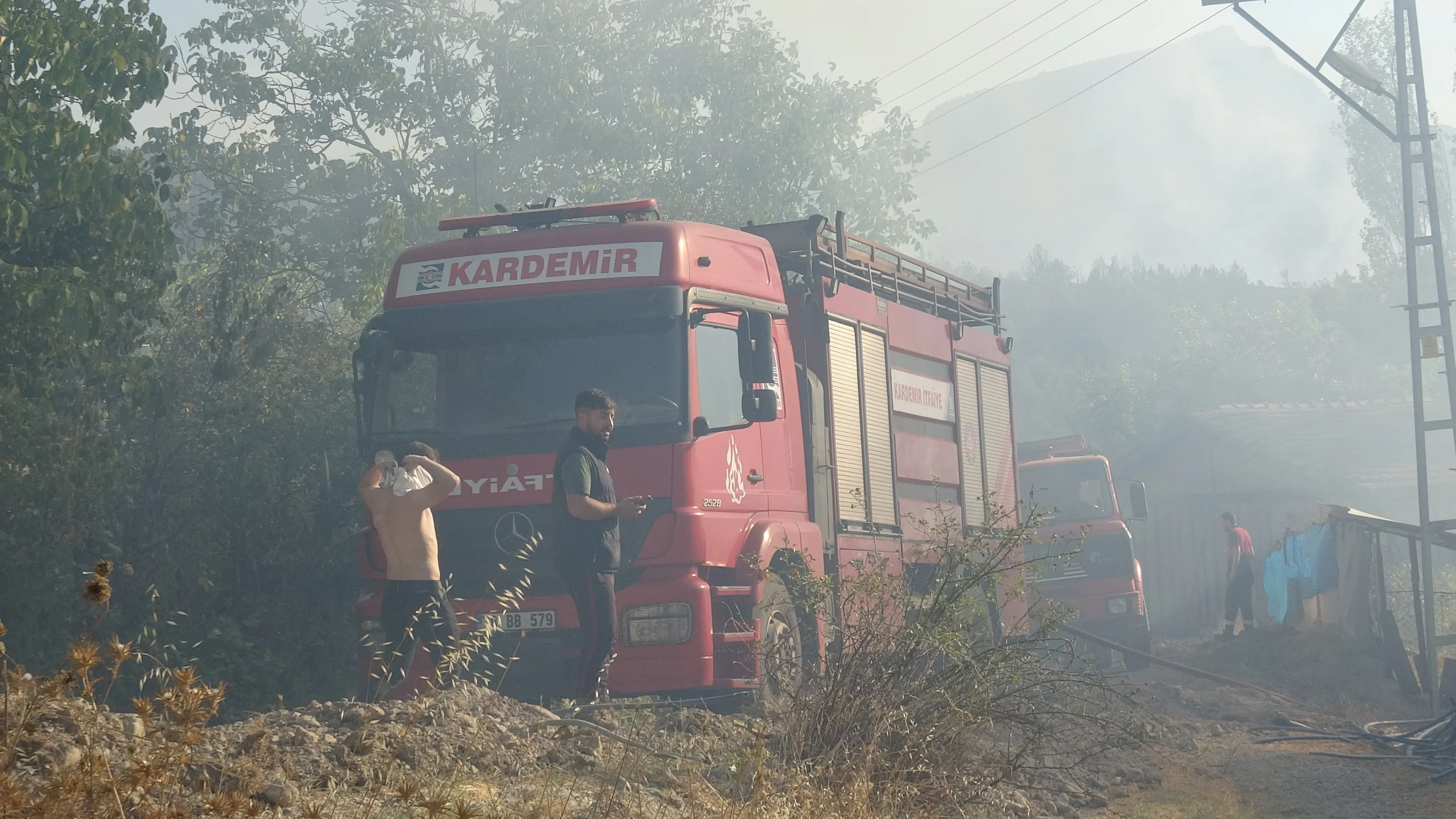 Kastamonu'da ormanlık alandaki 2 yangına müdahale sürüyor