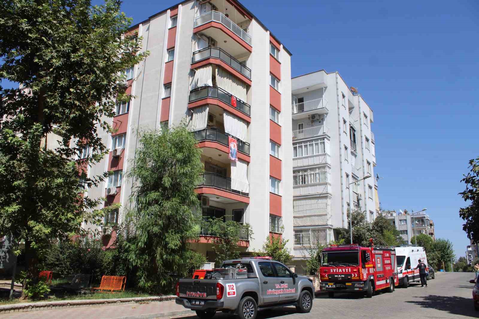 Şalterleri kapattı, yangının önüne geçti