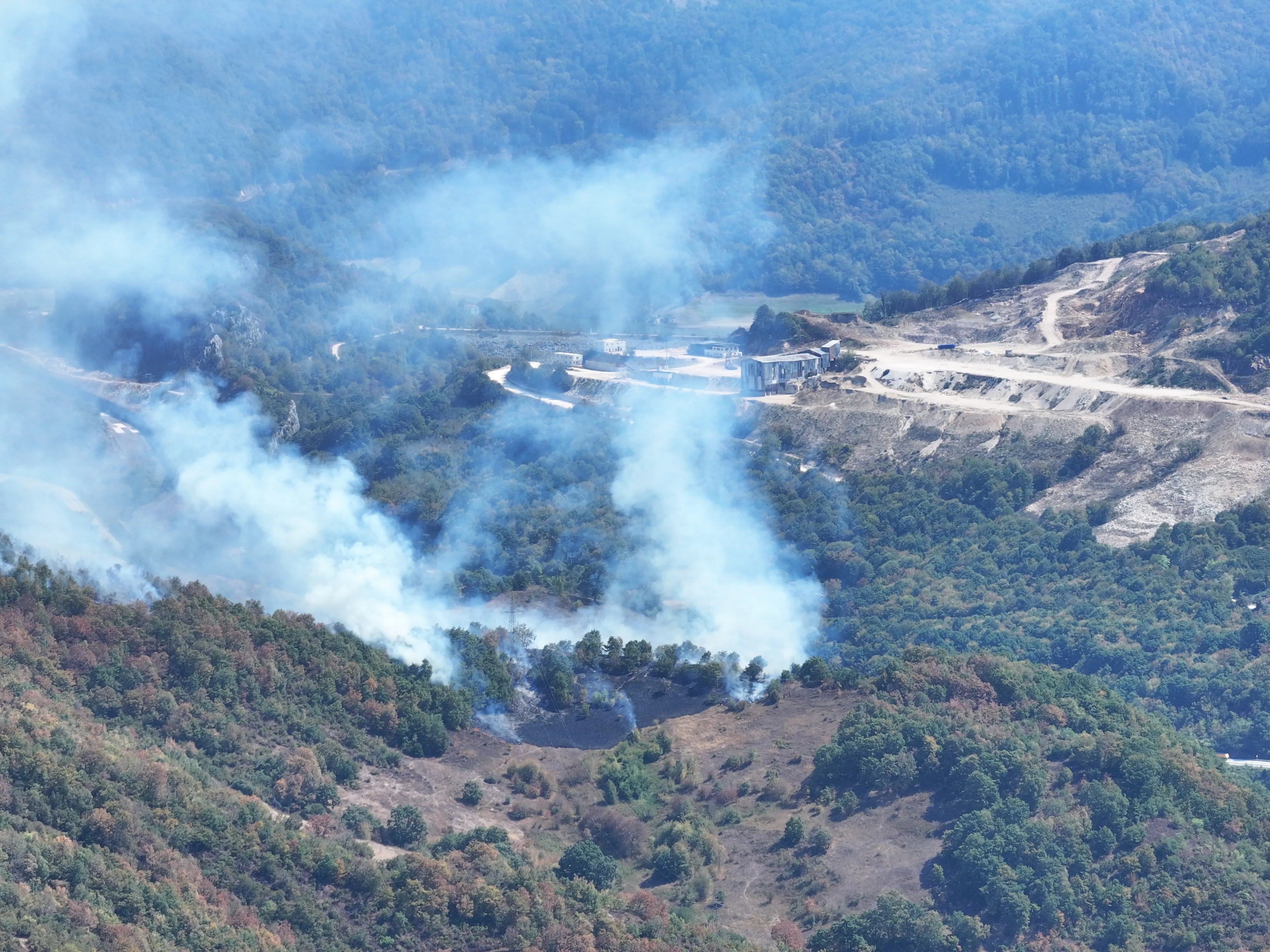 Düzce'de çıkan orman yangınına müdahale ediliyor