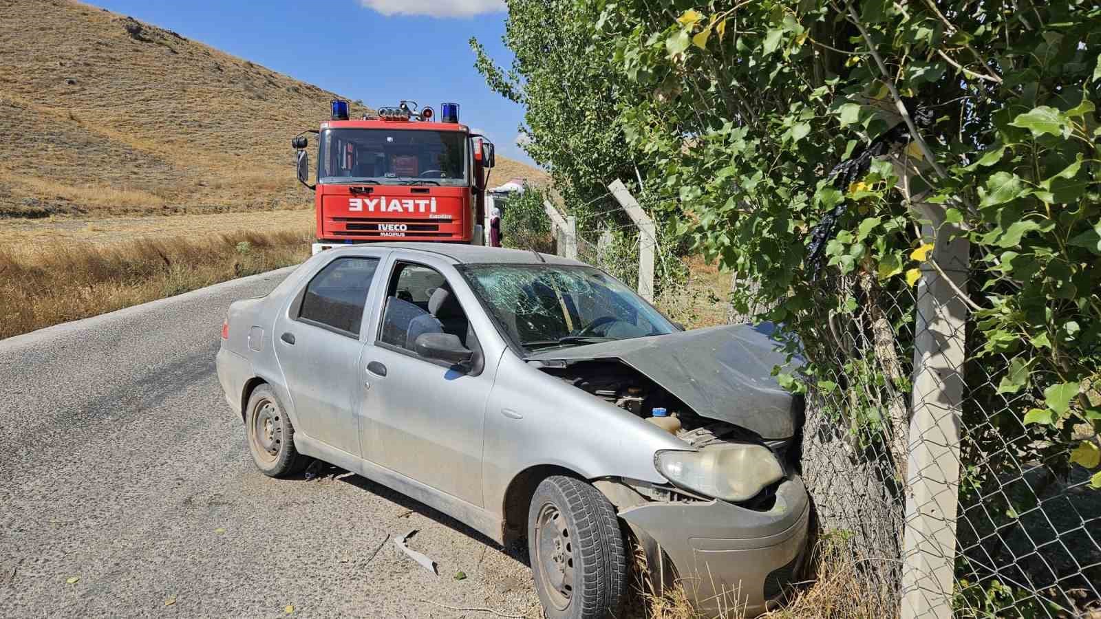 Çorum’da minibüs ile otomobil çarpıştı: 2 yaralı