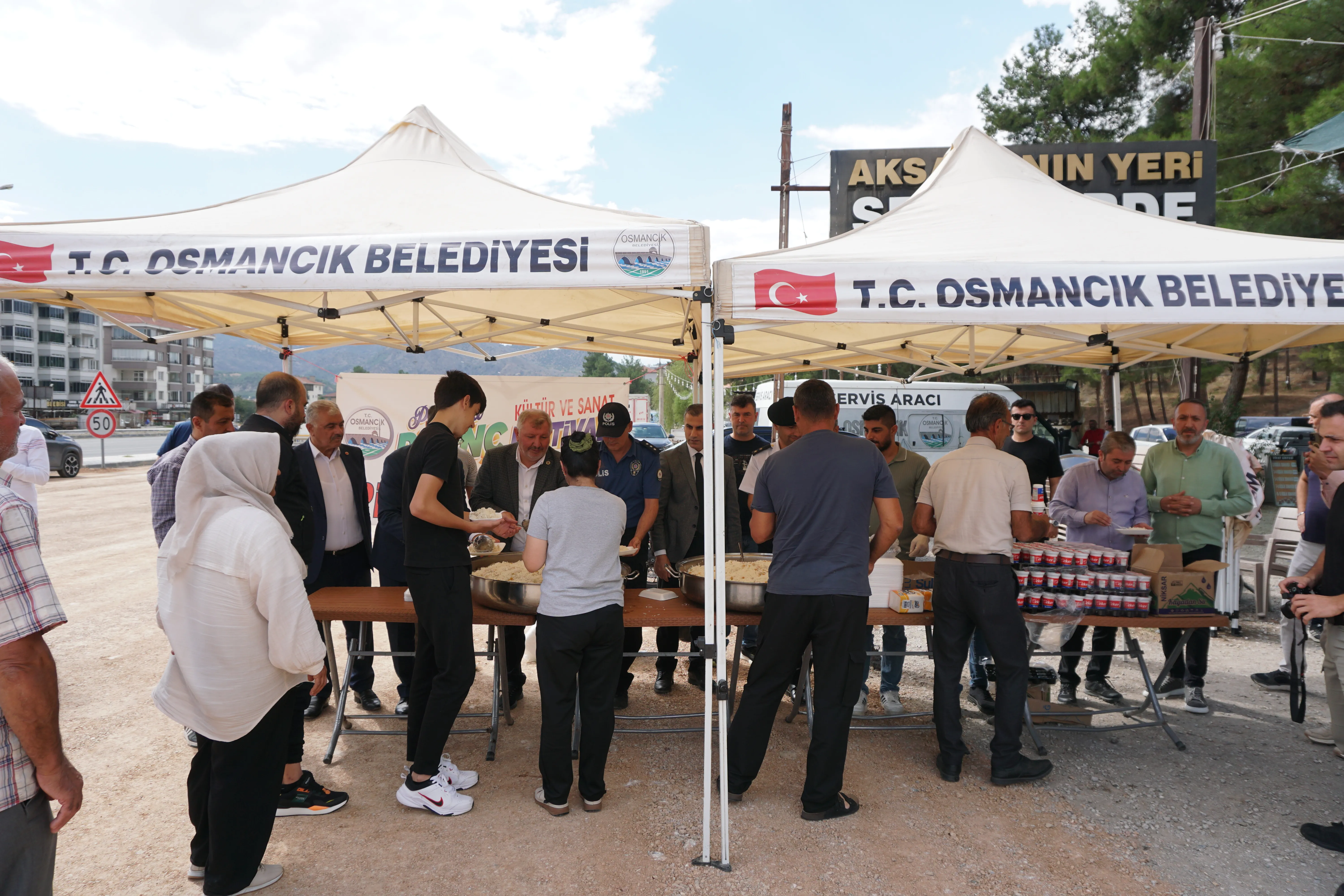 Osmancık'ta D-100 kara yolunda sürücülere pirinç pilavı ikram edildi