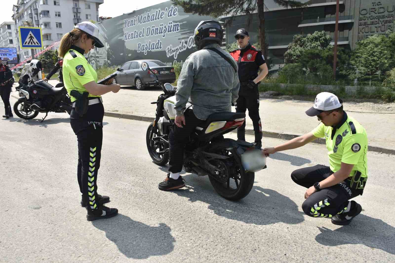 Ordu’da 17 bine yakın araç ve sürücüsü denetledi