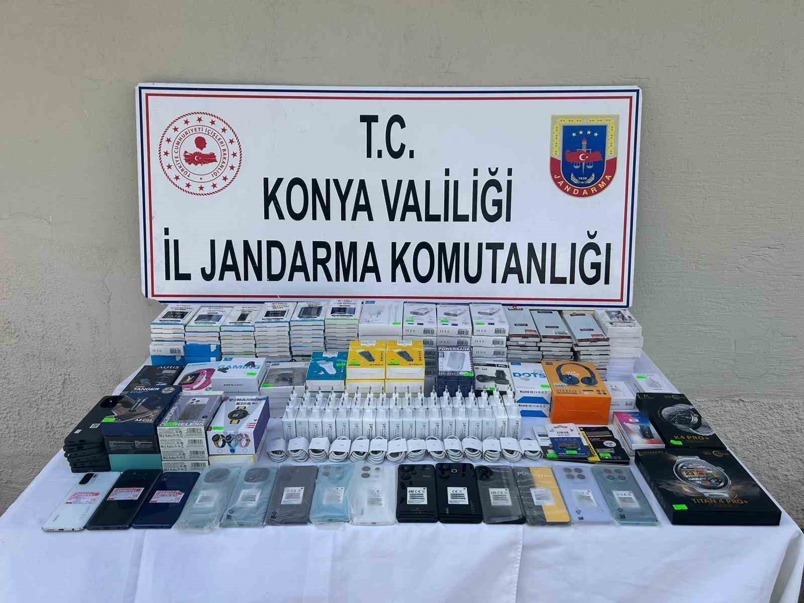 Kaçak elektronik malzeme satanlara operasyon