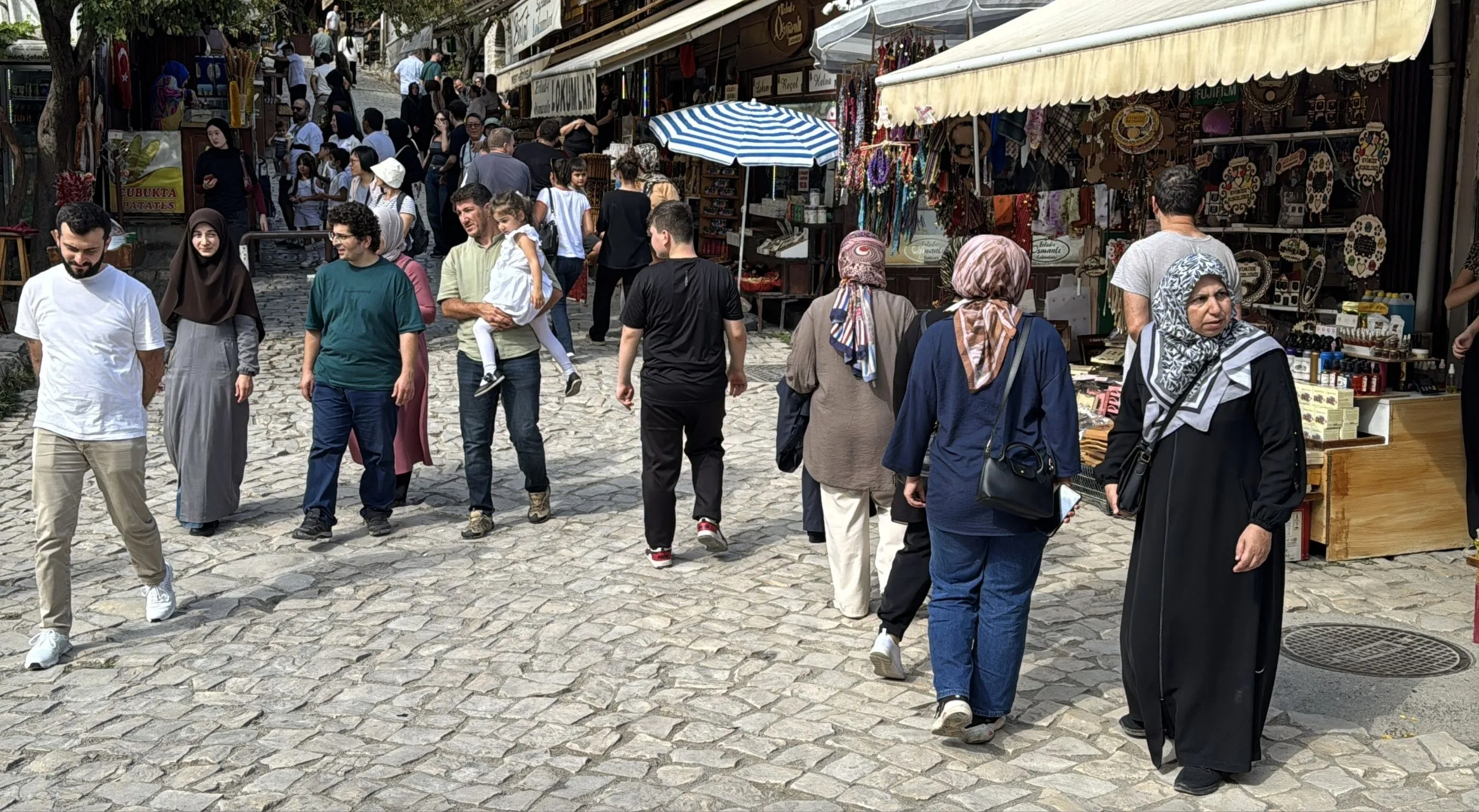 Tarihi ilçe Safranbolu'da hafta sonu yoğunluğu
