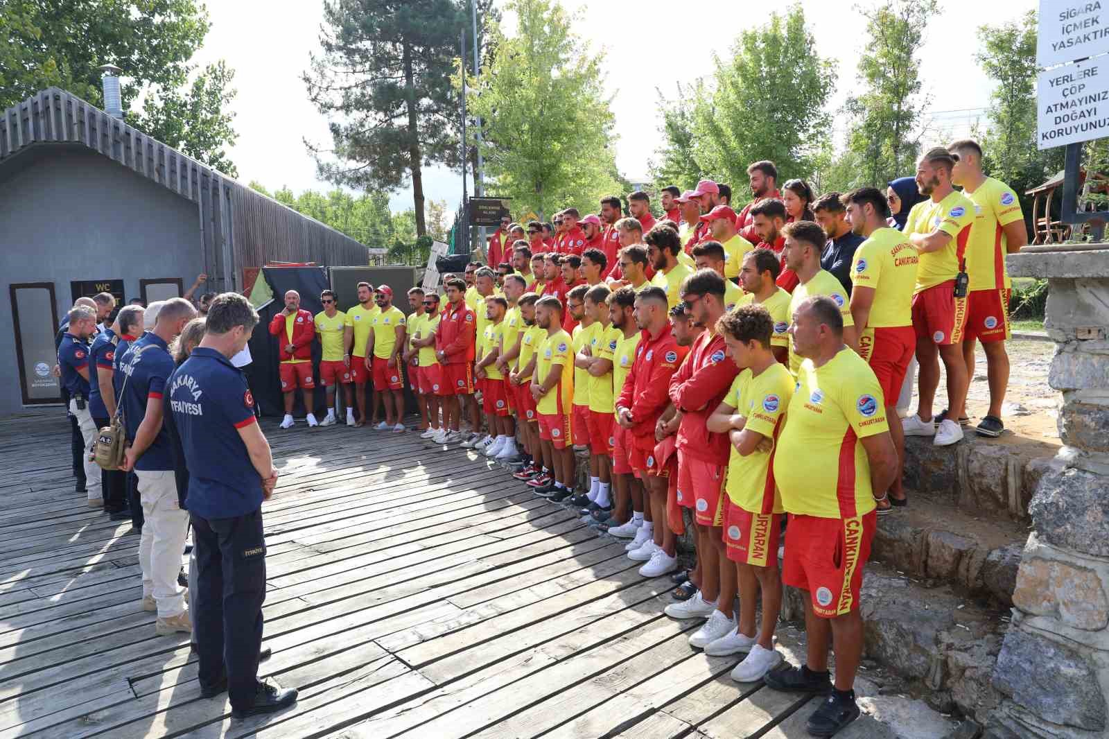 Sakarya sahillerinde 105 günlük cankurtaran nöbeti kayıpsız sonlandı