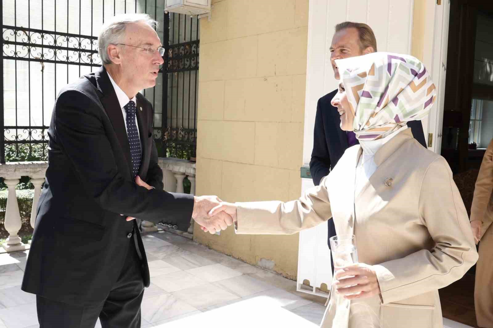 Bakan Göktaş, Frankofon Büyükelçiler ile bir araya geldi