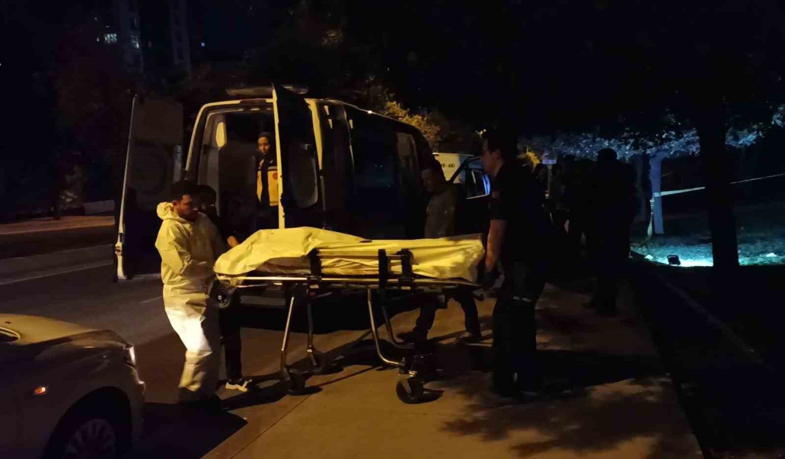 Ümraniye’de yaşlı adam ağaca asılı halde ölü bulundu