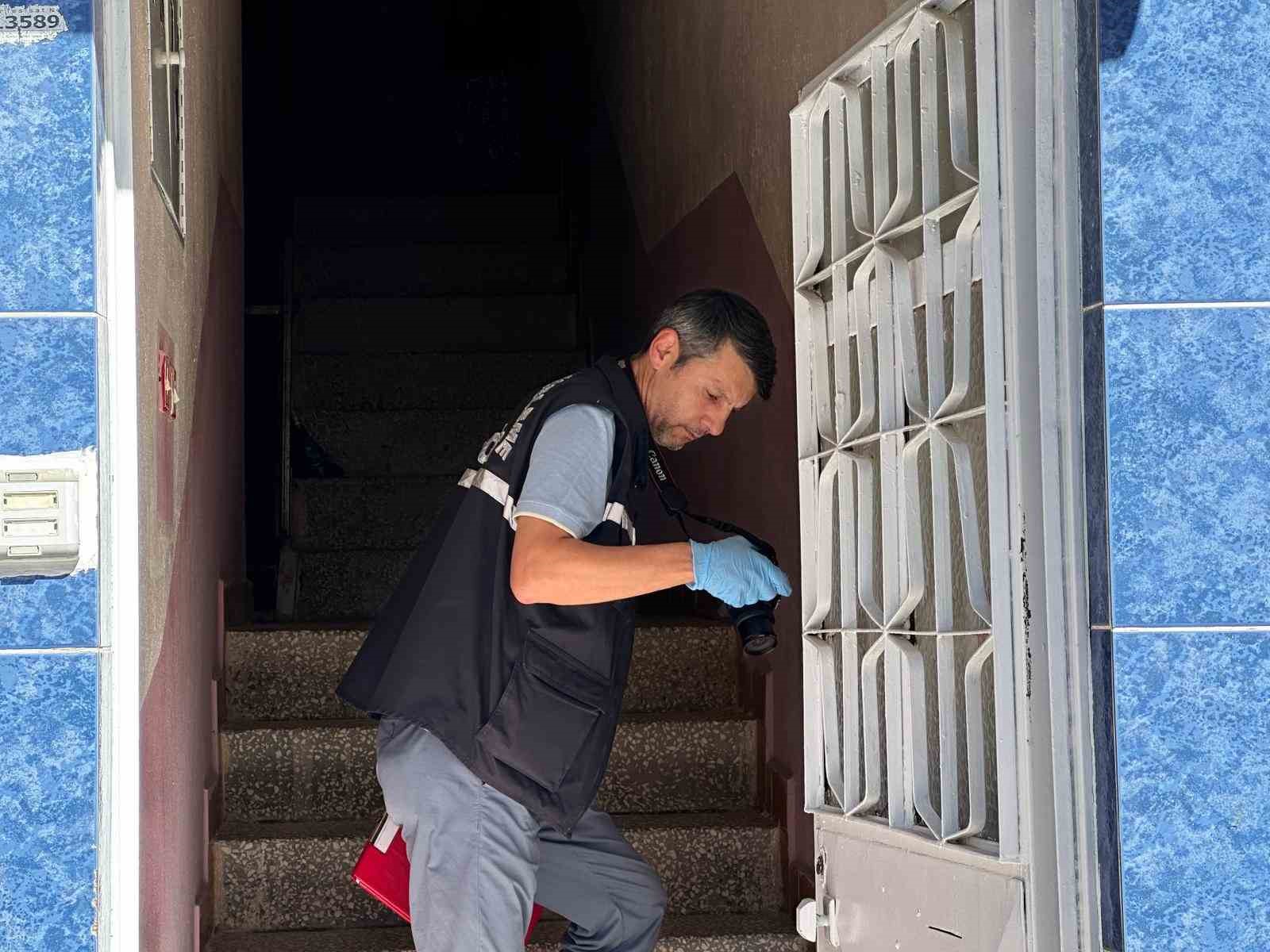 Uşak’ta haber alınmayan genç evinde ölü bulundu