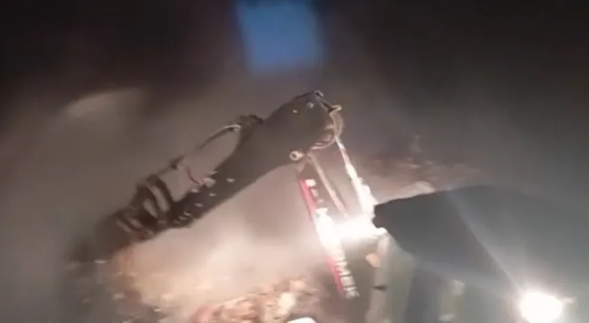 Belediyenin çöplüğünde çıkan yangın söndürüldü