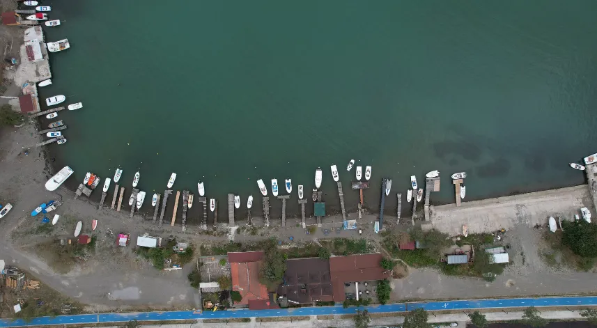 Kastamonu'da olumsuz hava koşulları nedeniyle balıkçılar denize açılamadı