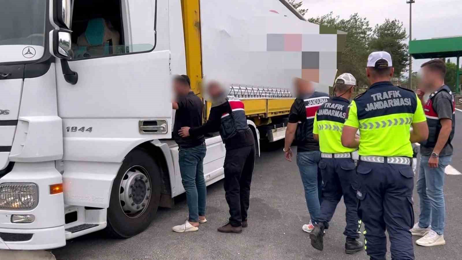 Sakarya’da 1 buçuk milyon TL’lik tütün operasyonu