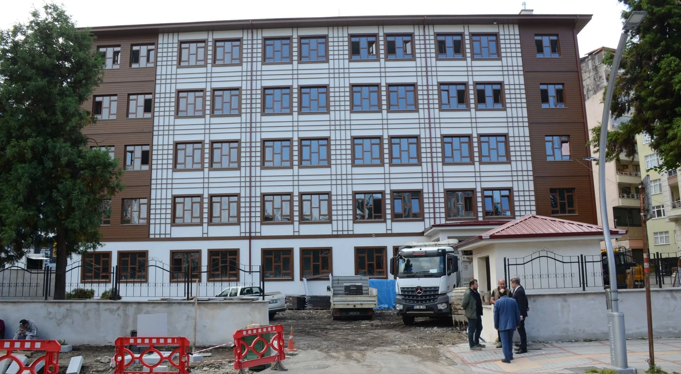 Kurtuluş İlkokulu'nda çalışmalar devam ediyor