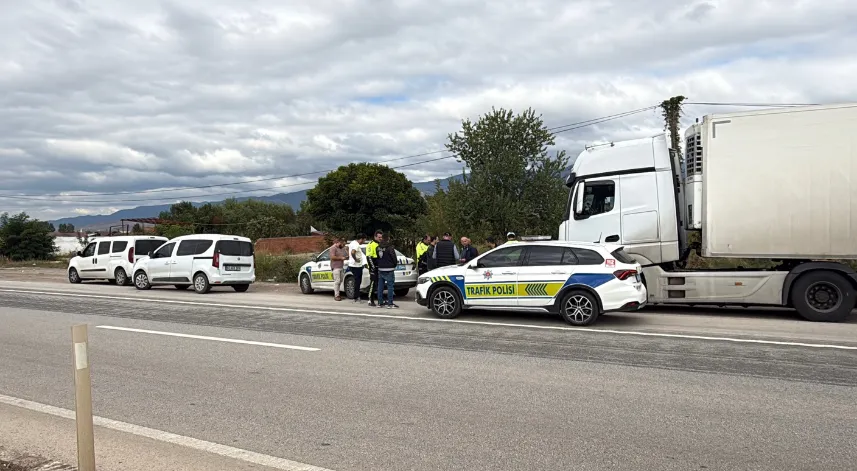 Tokat'ta kaçak göçmen taşıyan tır şoförü ve arkadaşı tutuklandı