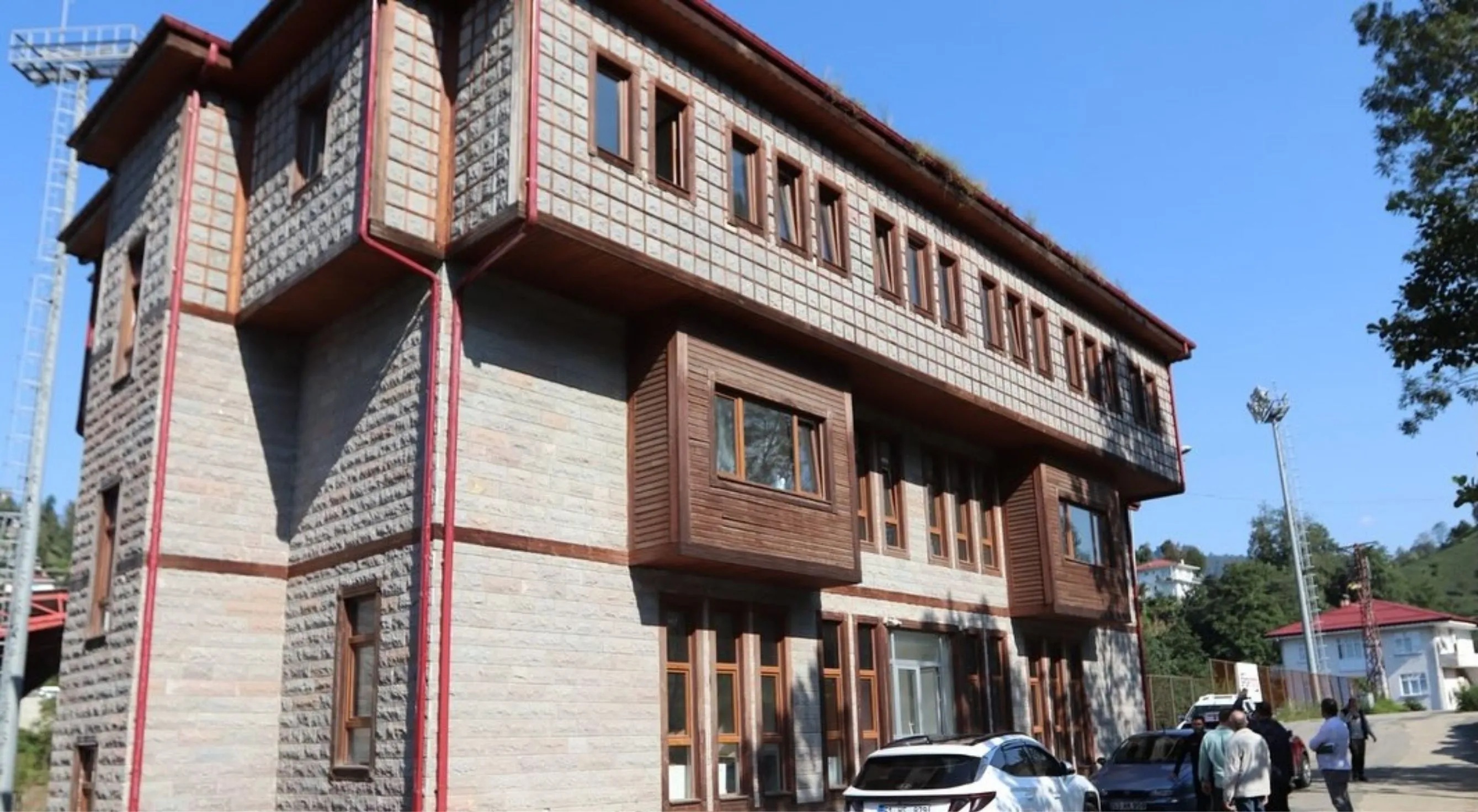 Kalkandere'de modern spor tesisi için çalışmalar sürüyor