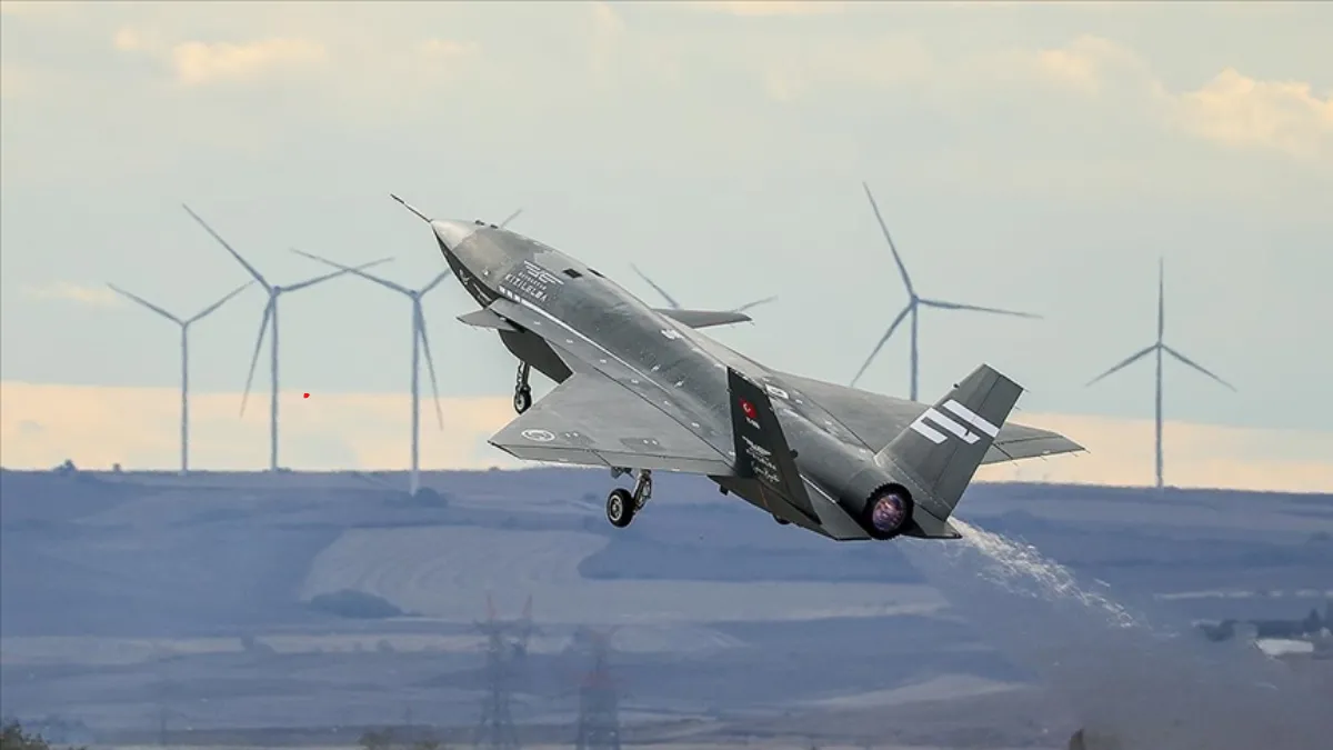 Bayraktar KIZILELMA'dan ilk atışta tam isabet