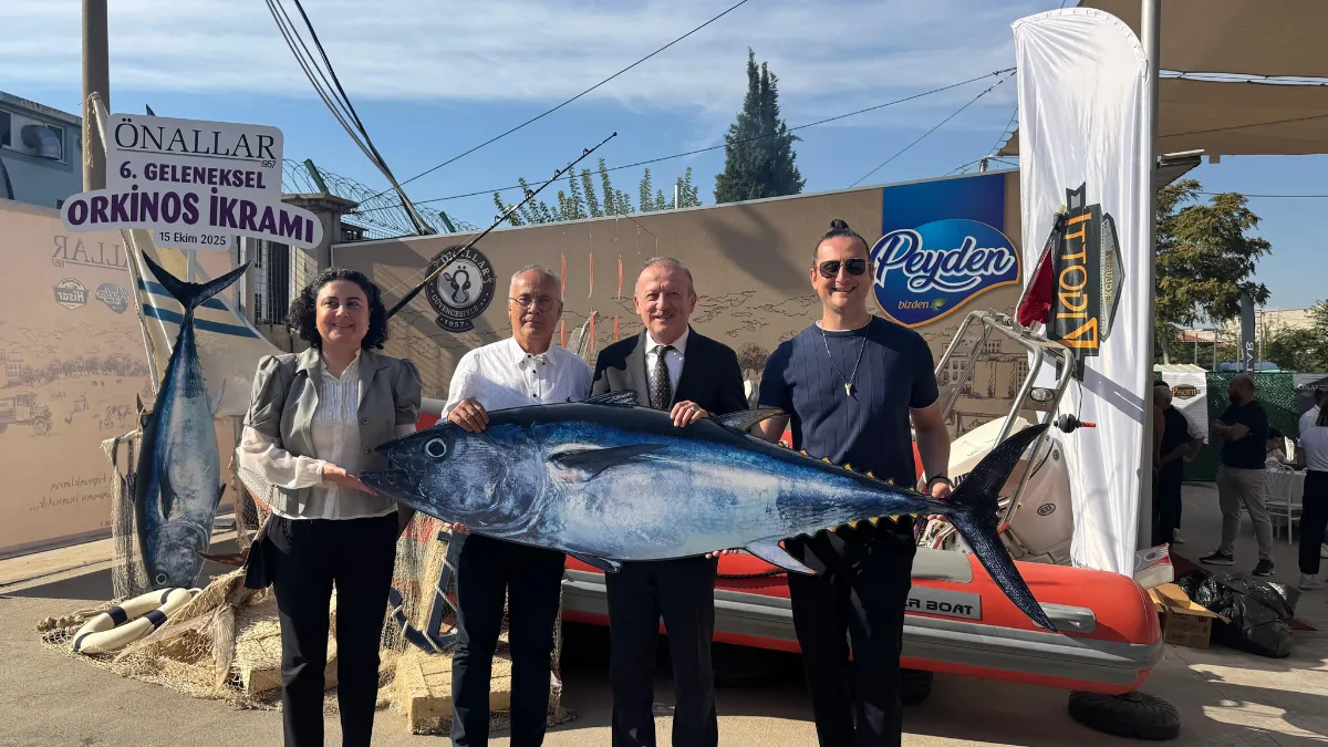 Yakaladığı 800 kiloluk dev orkinosu sevdiklerine ihram etti