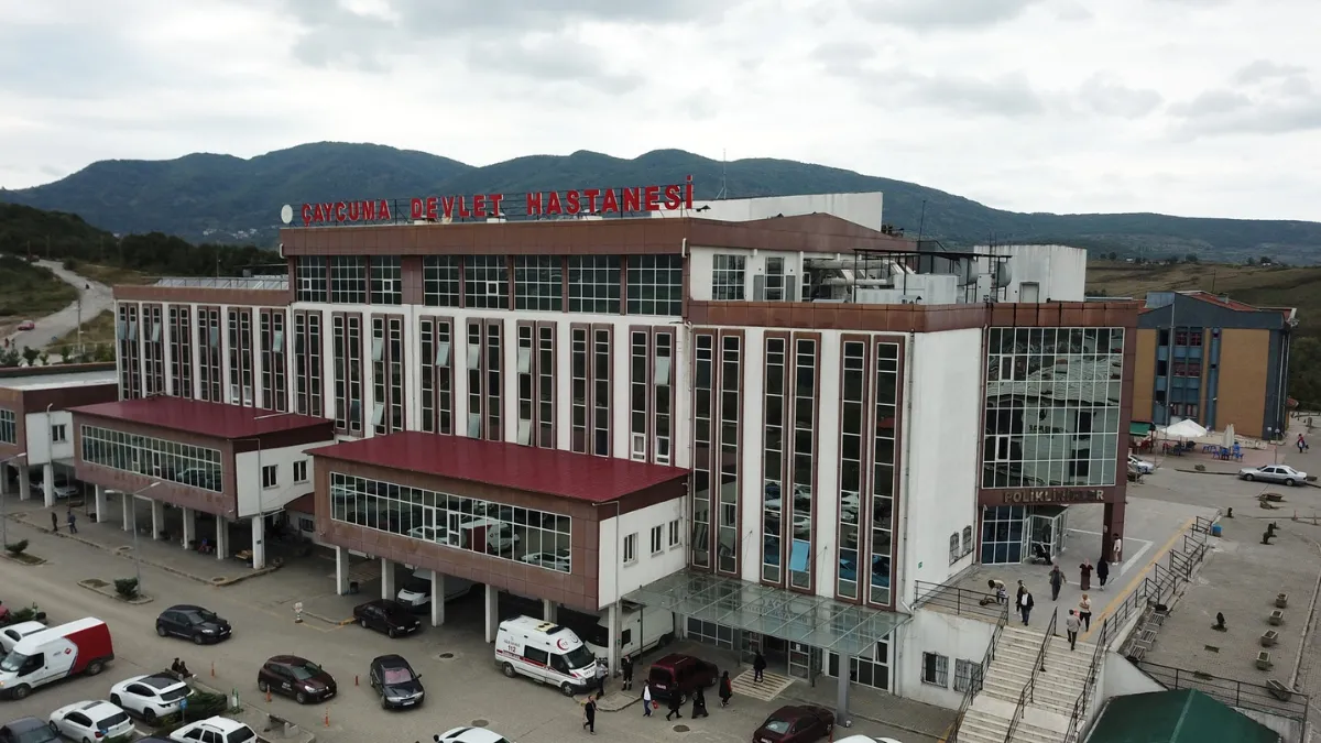 16 yaşındaki çocuk, karın ağrısı şikayetiyle gittiği hastanede ölü doğum yaptı