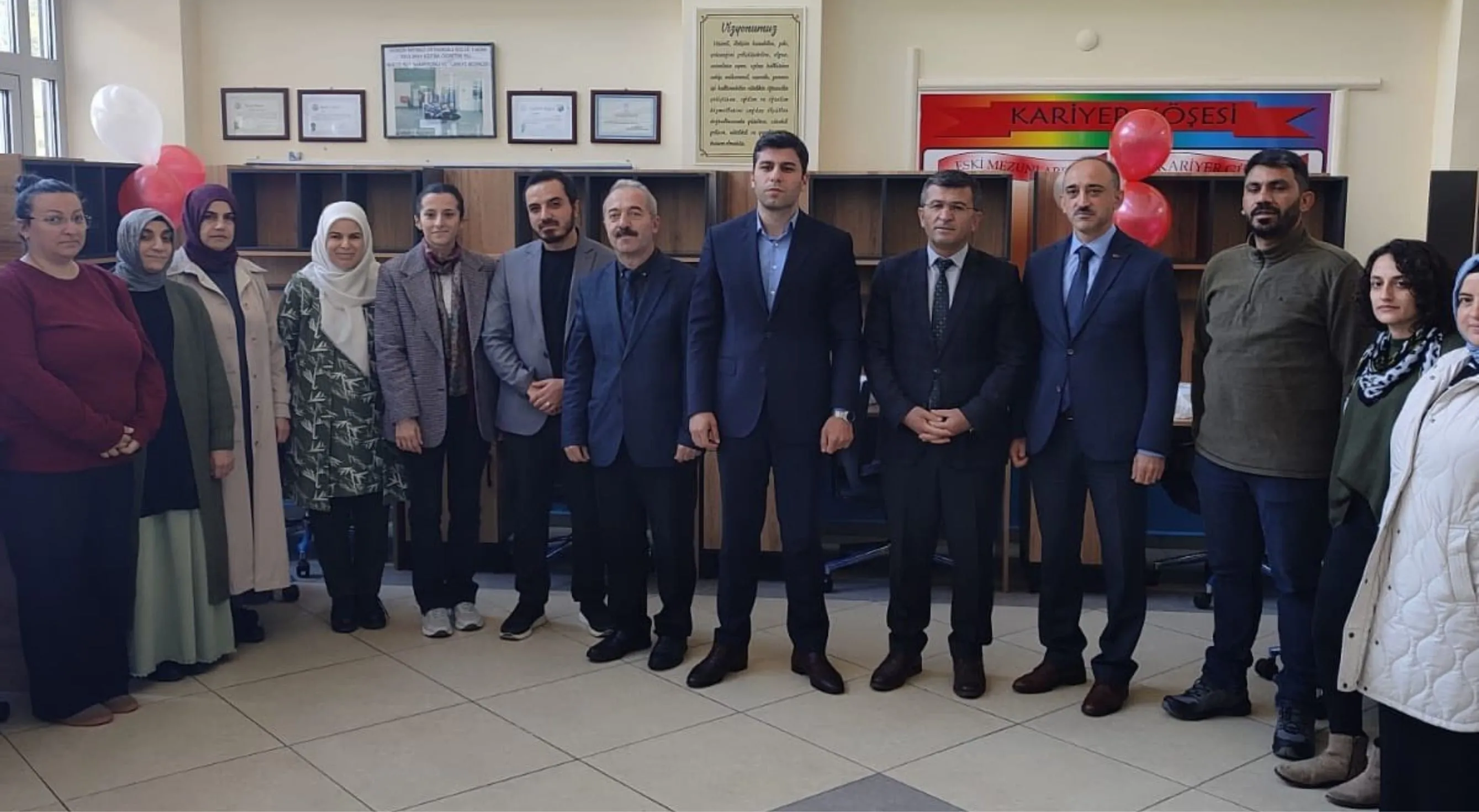 Hemşin'de ihtiyaç sahibi öğrencilere yardım