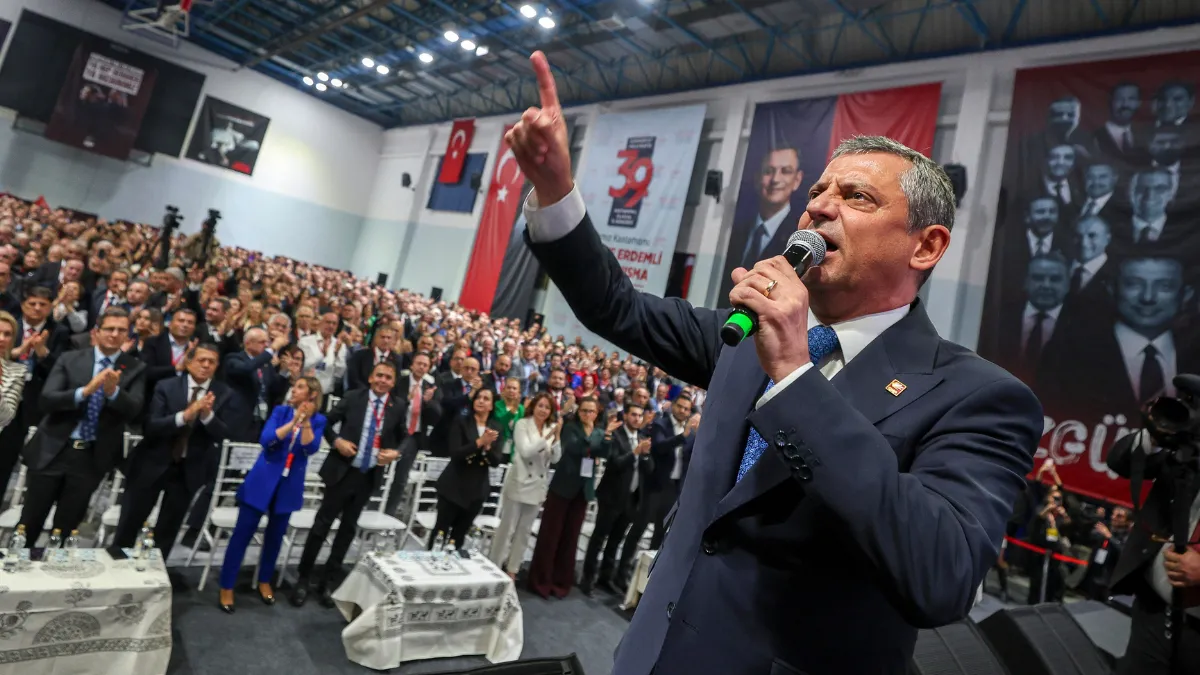  Özgür Özel: Sırf bizi çıldırtmak için dört teğmeni ordudan ihraç ediyorlar