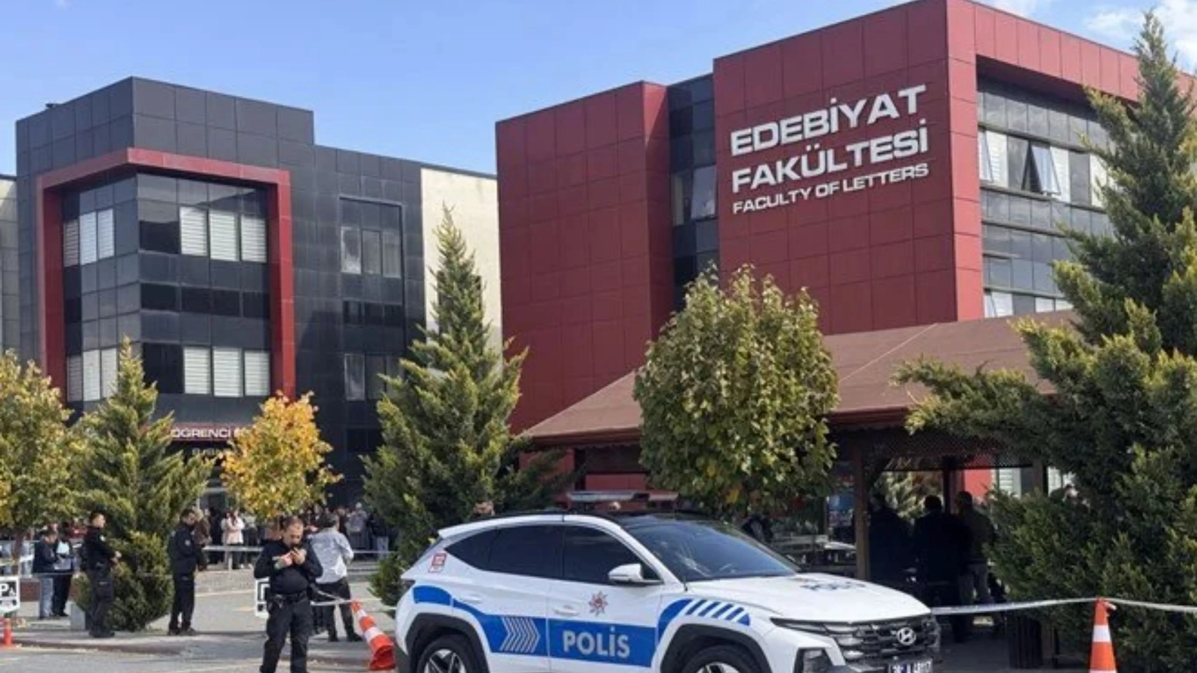 Kan donduran olay: Genç kadın üniversitede eski eşi tarafından vuruldu
