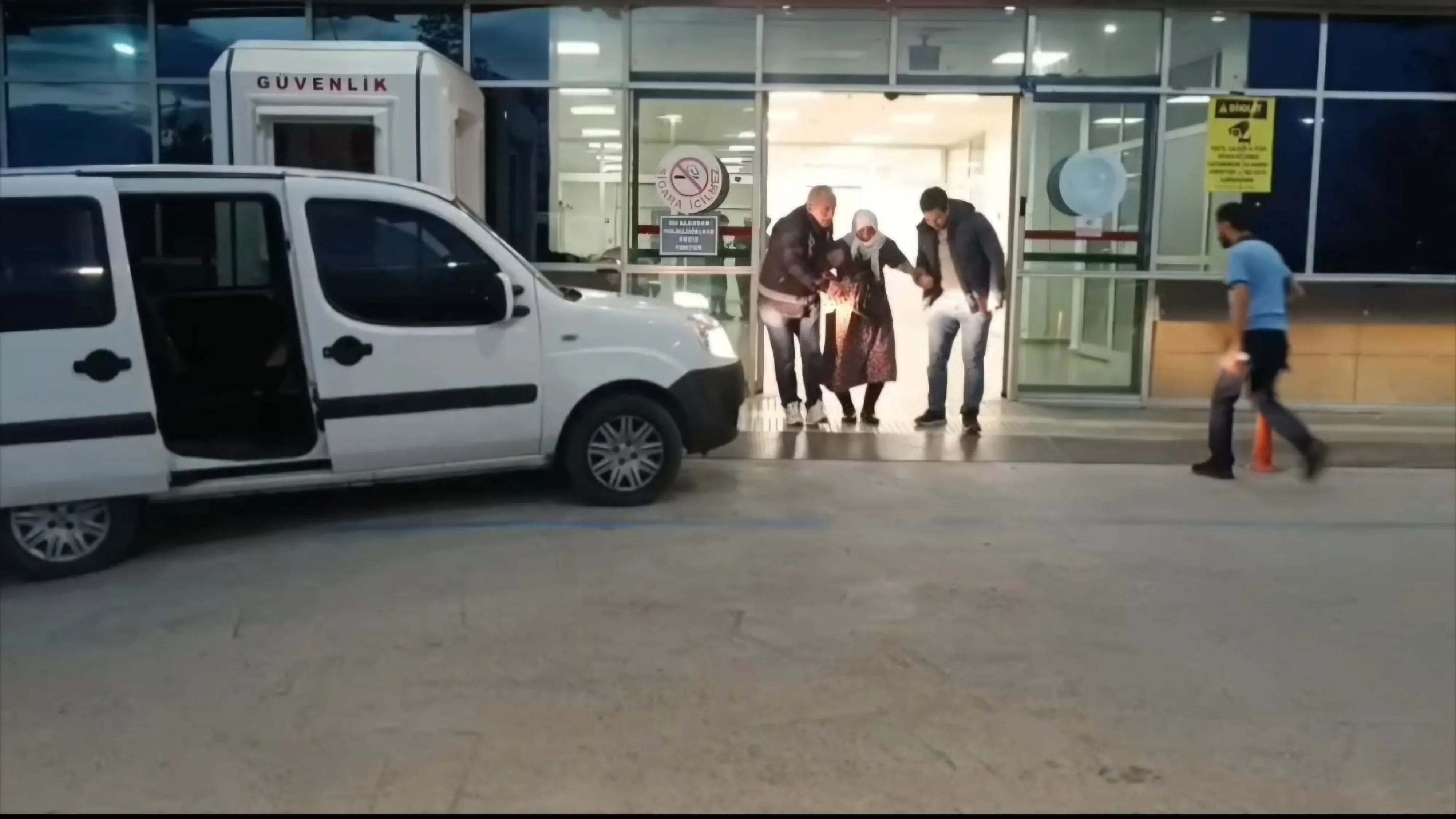 Çorum’da hastanede yakınları tarafından alınmayan yaşlı kadın huzurevine yerleştirildi