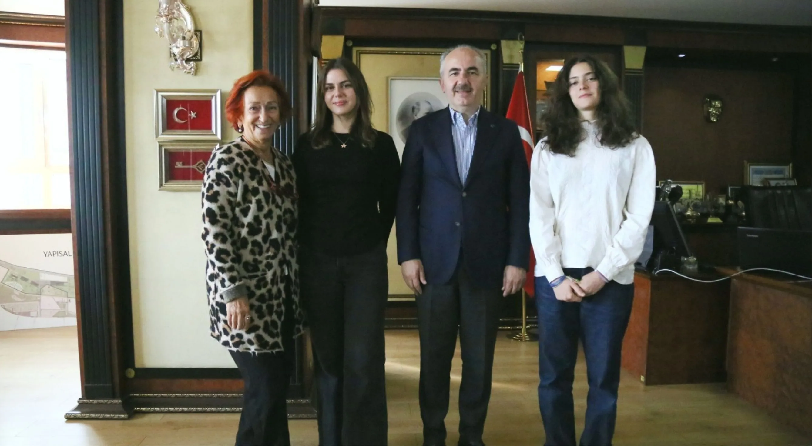 Orhon'un ailesinden Başkan Metin'e ziyaret