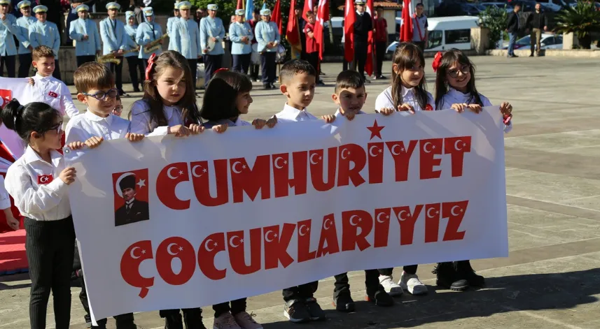 Rize'de Cumhuriyet'in 102. yıl dönümü kutlanıyor