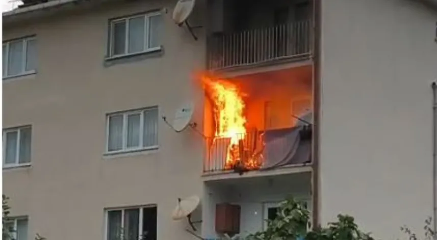 Kastamonu'da balkona bırakılan köz nedeniyle çıkan yangın söndürüldü