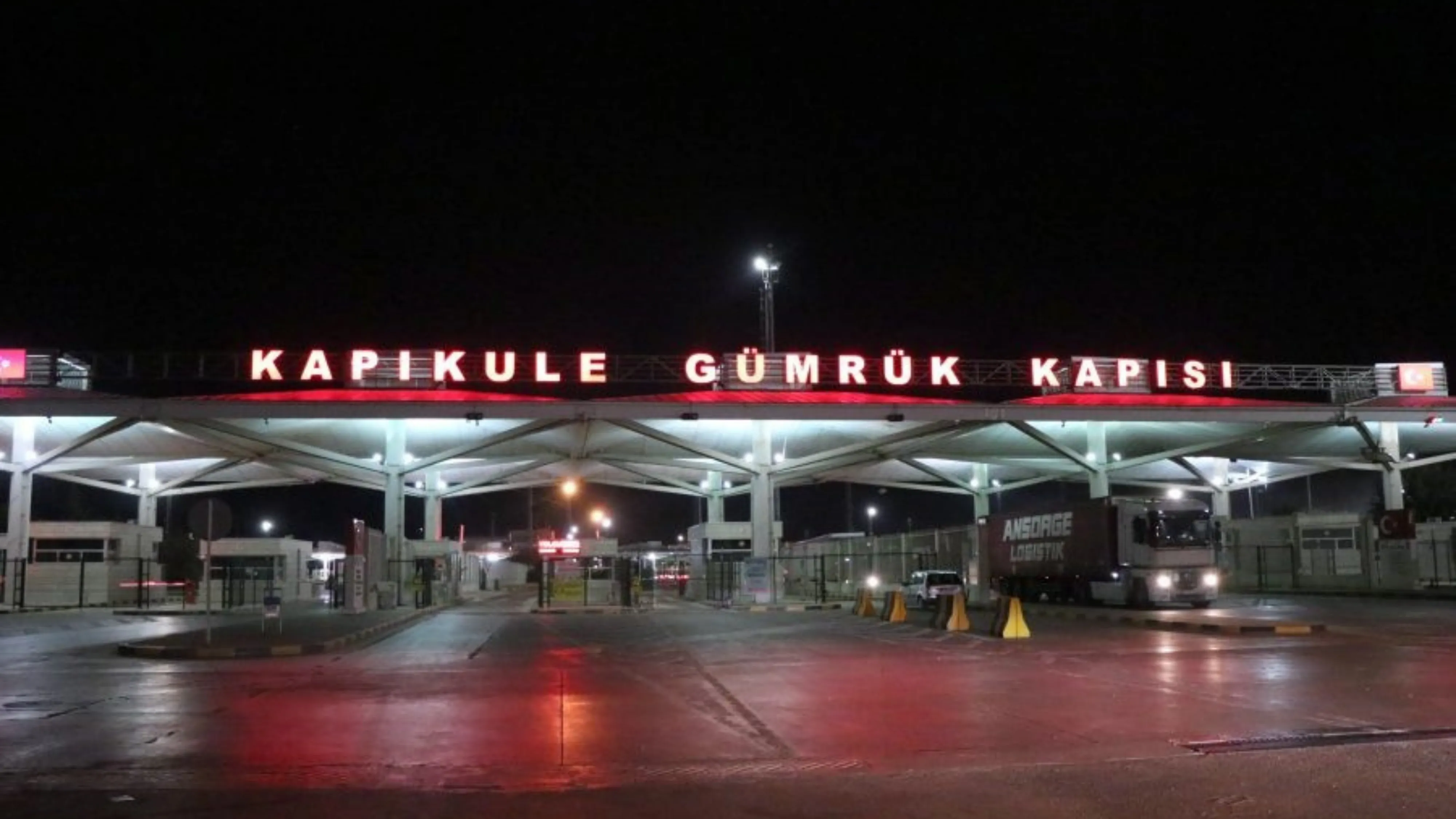 Kapıkule'de emekli polis tırda ölü bulundu