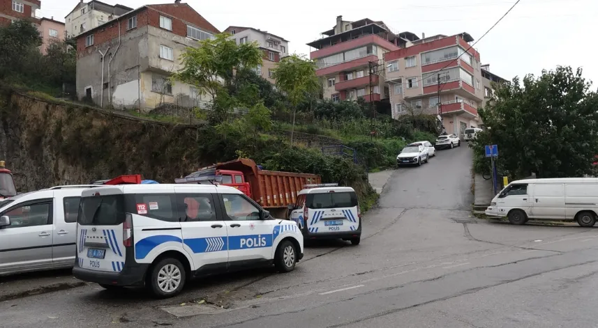 Trabzon'da  Borç Nedeniyle Tartıştığı 3 Akrabasını Silahla Ağır Yaraladı