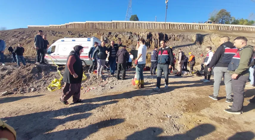 30 metrelik kuyuya düşen işçinin cansız bedenini itfaiye çıkardı