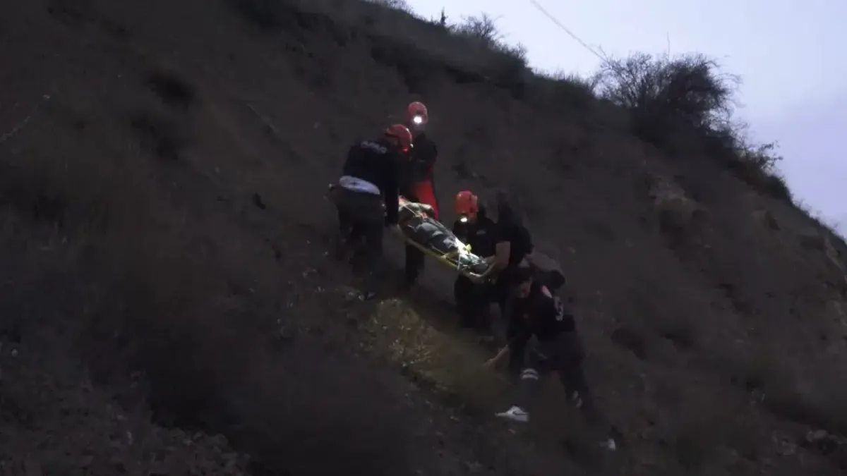 Gümüşhane’de arkadaşıyla gezintiye çıkan erkek hemşire kayalıklardan düştü