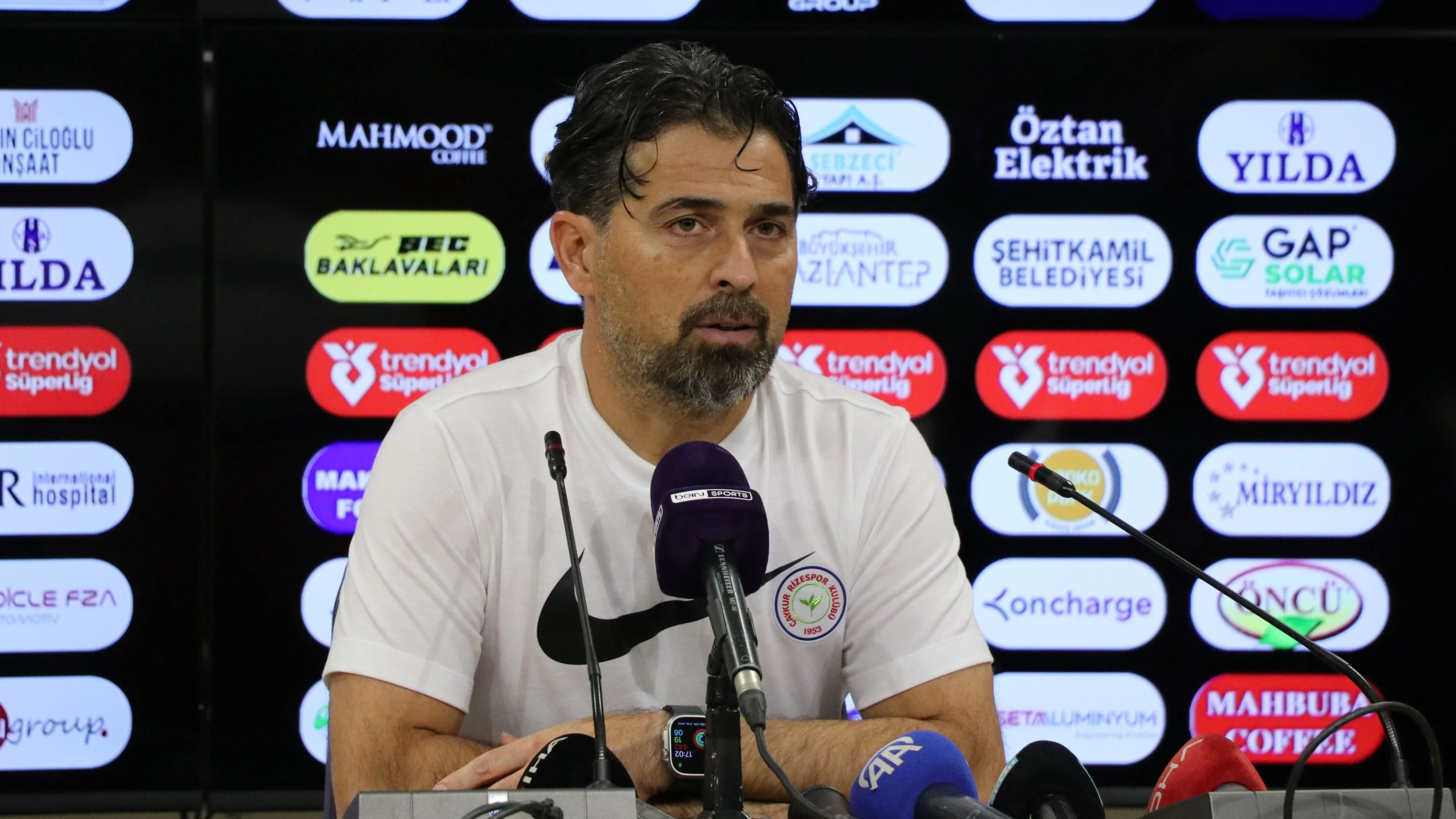 İlhan Palut: Futbol seyircisi ile taraflı bakmayan insanlar için çok güzel bir maç oldu