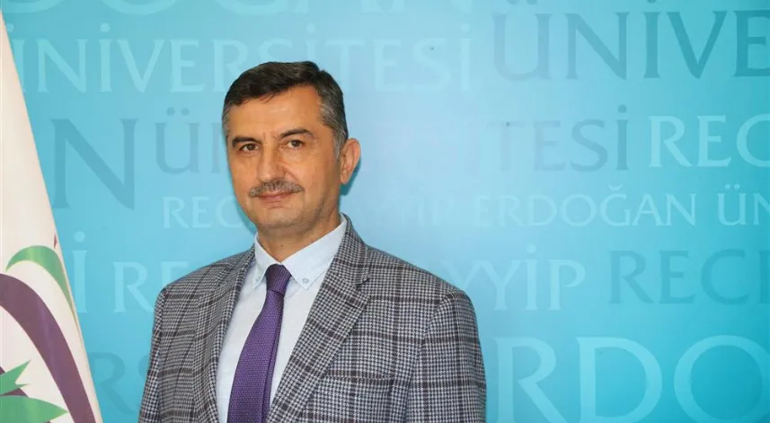 RTEÜ İlahiyat Fakültesi'nde dekan ataması yapıldı