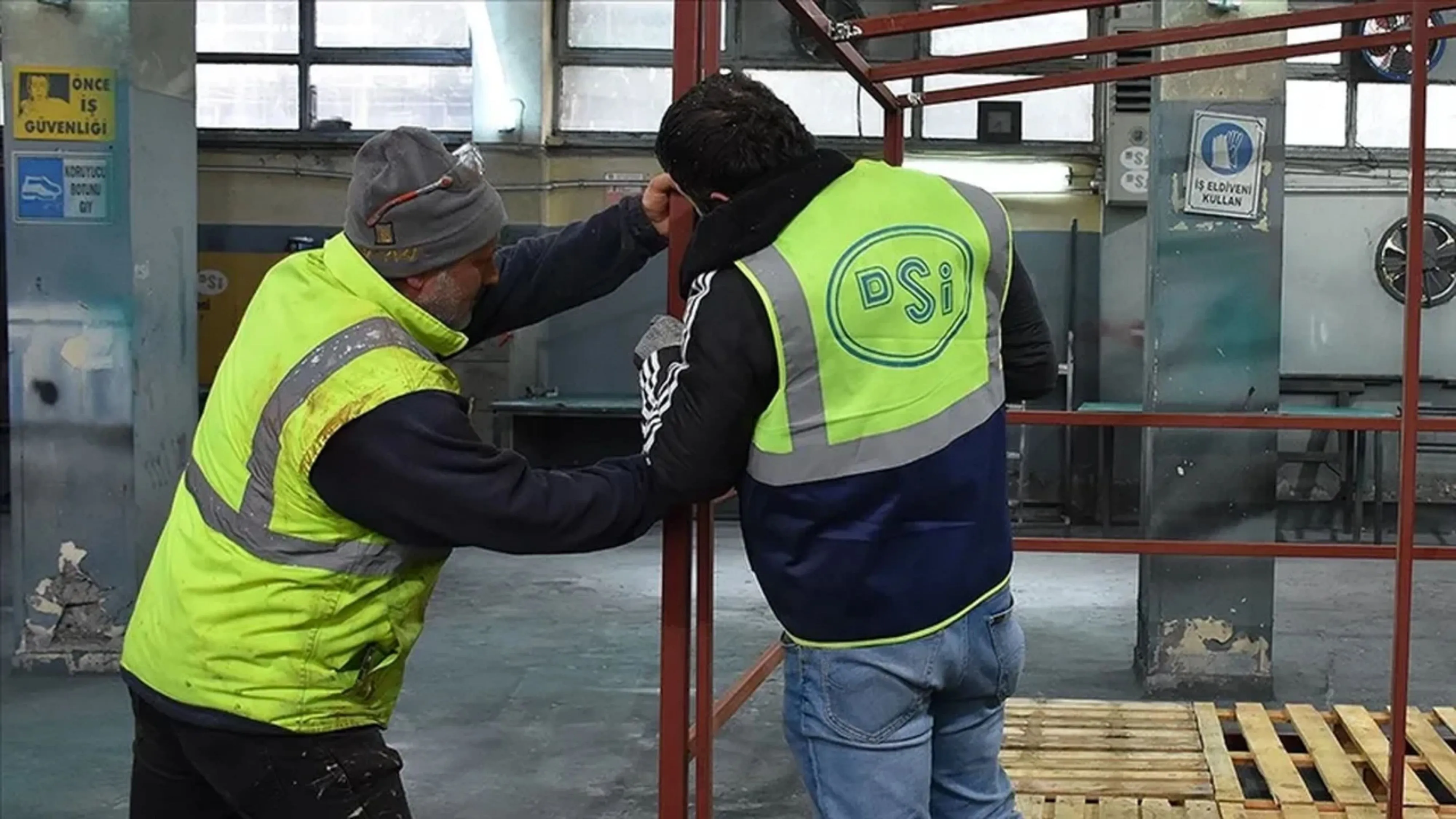 DSİ 1389 personel alacak! Ayrıntıları Bakan Yumaklı duyurdu