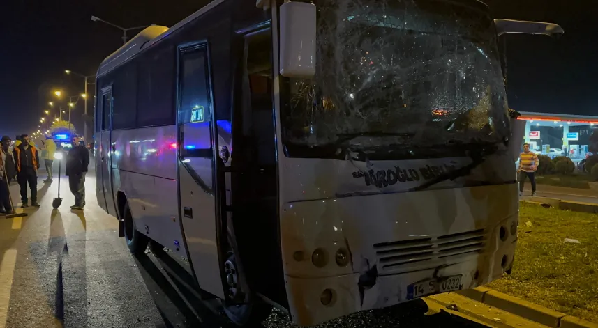 Bolu'da işçileri taşıyan 3 midibüs çarpıştı: 11 yaralı