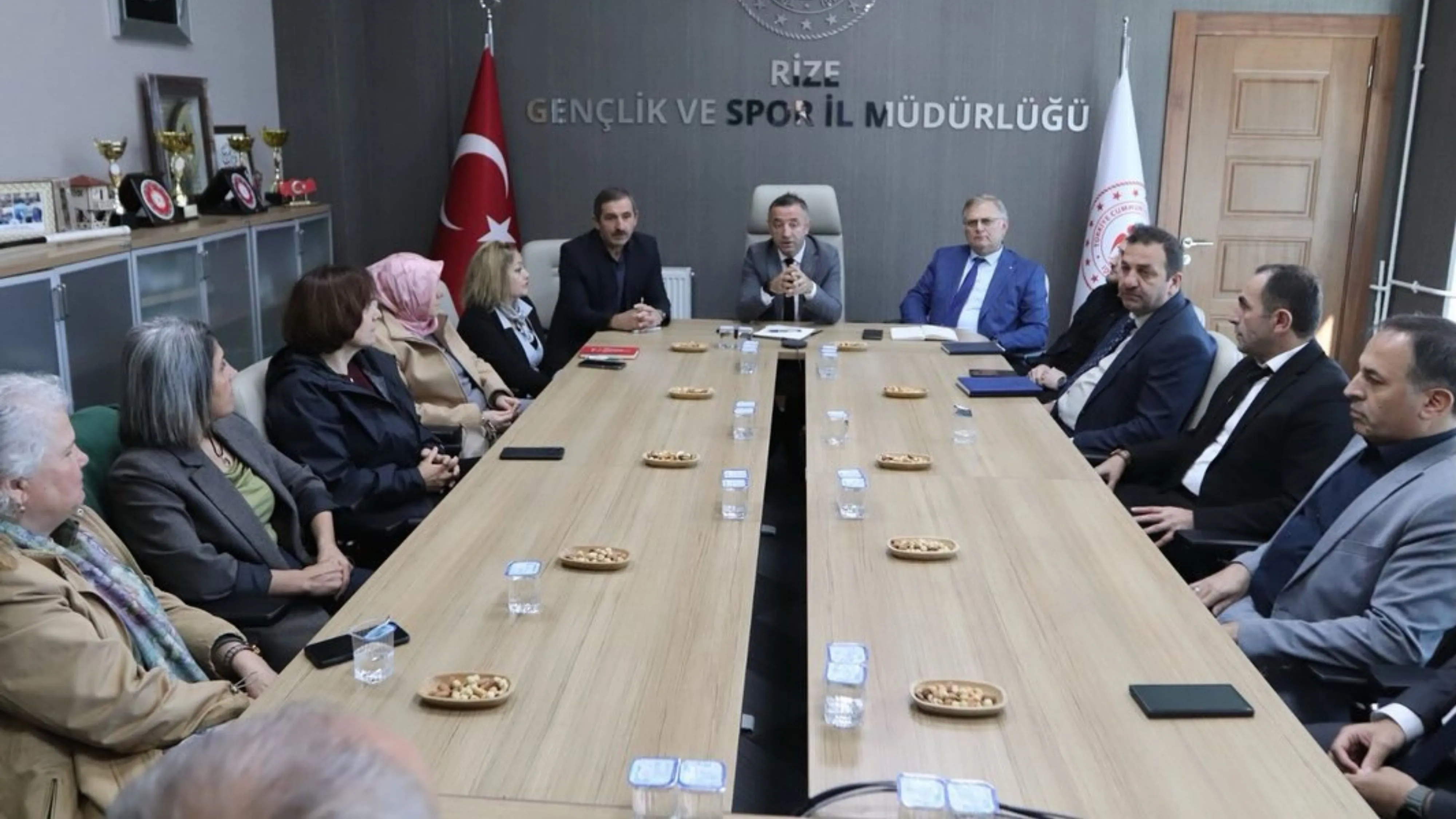 Rize'de öğrenci yurtlarının sorunları görüşüldü