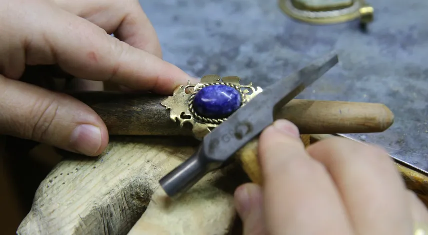 Tokat'ta doğal taşlar kadınların elinde hediyelik eşyaya dönüşüyor