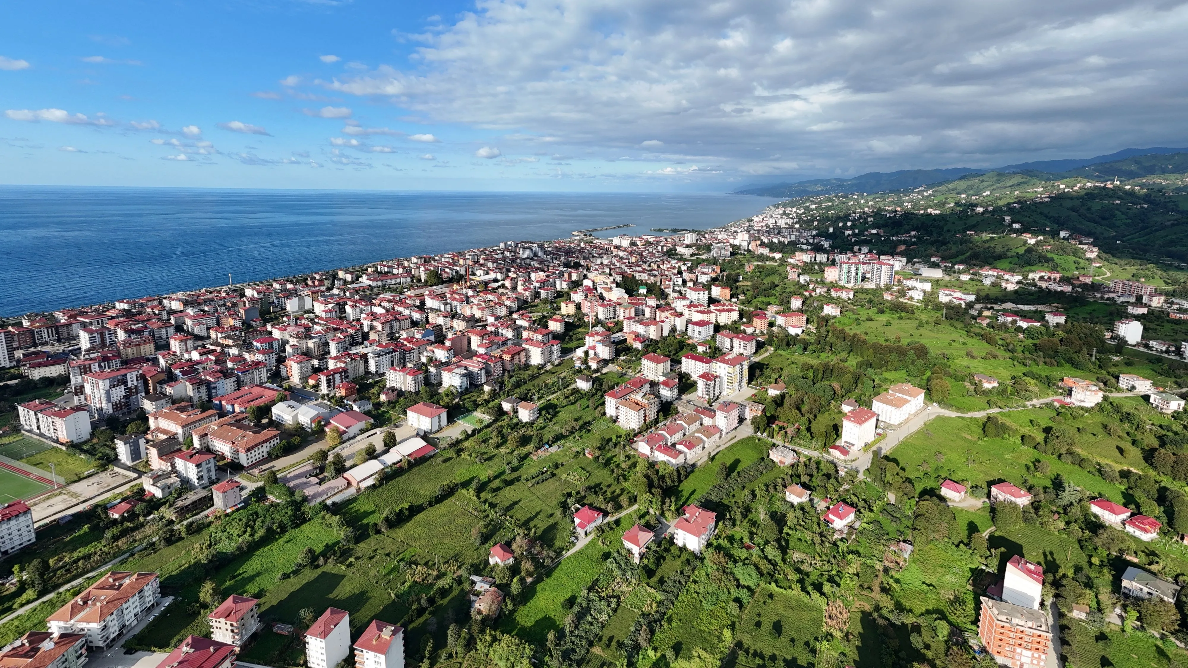 Ardeşen’de kadına şiddete karşı farkındalık konvoyu
