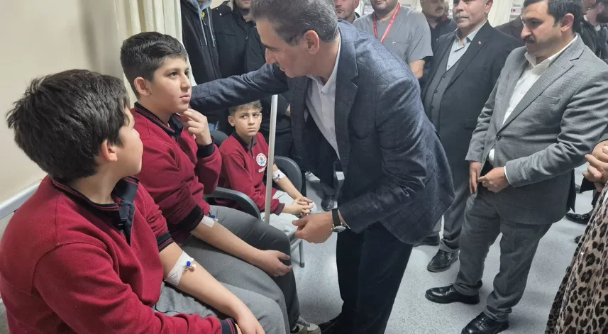 Gümüşhane’de pansiyona dışarıdan getirdikleri pideyi yiyen 29 öğrenci, zehirlenme şüphesiyle hastane