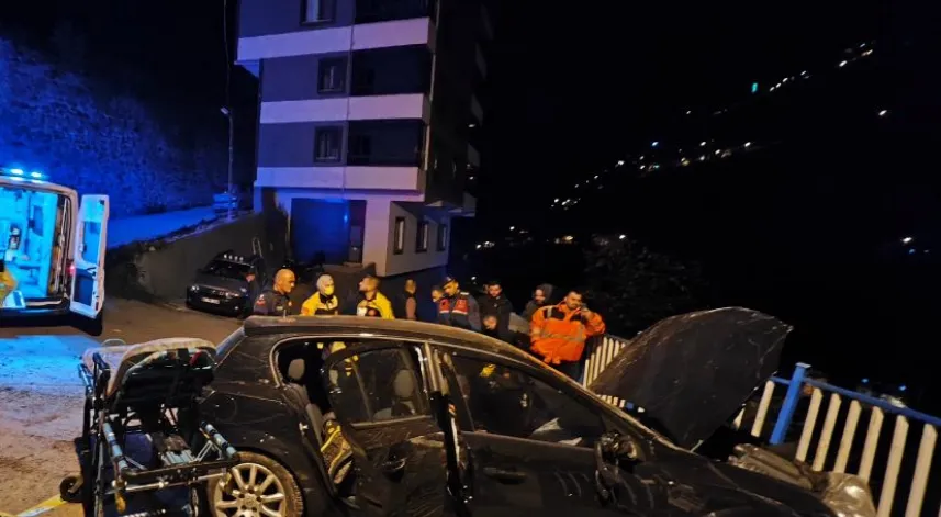 Otomobil, alt yola düştü; sürücü öldü, kardeşi yaralı