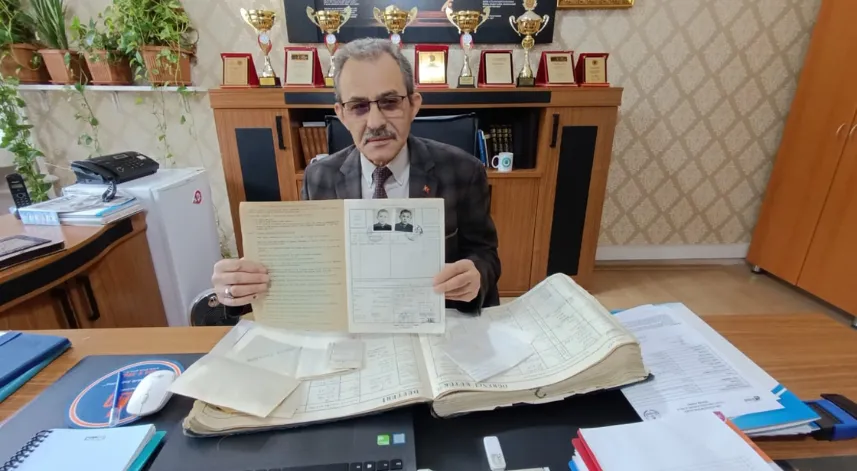 41 yıl önce mezun olduğu lisede 2 yıldır müdür olarak görev yapıyor