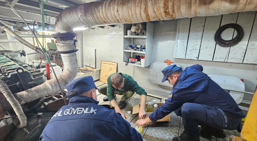 Trabzon'da 7 bin 99 litre kaçak akaryakıt ele geçirildi