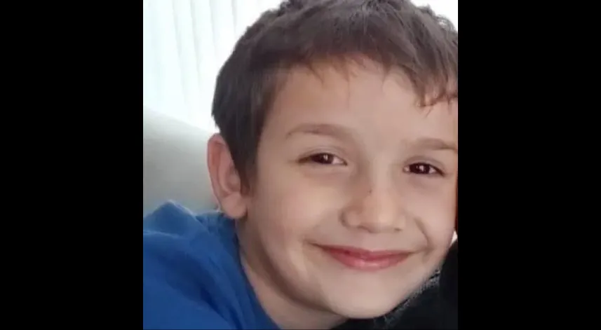 Elektrikli bisiklet, bina duvarına çarptı; 2 arkadaştan 1'i öldü