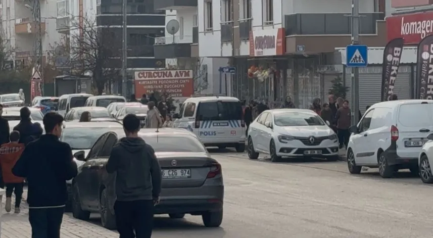  liseli gençler arasında bıçaklı kavga: 1 öğrenci yaralandı