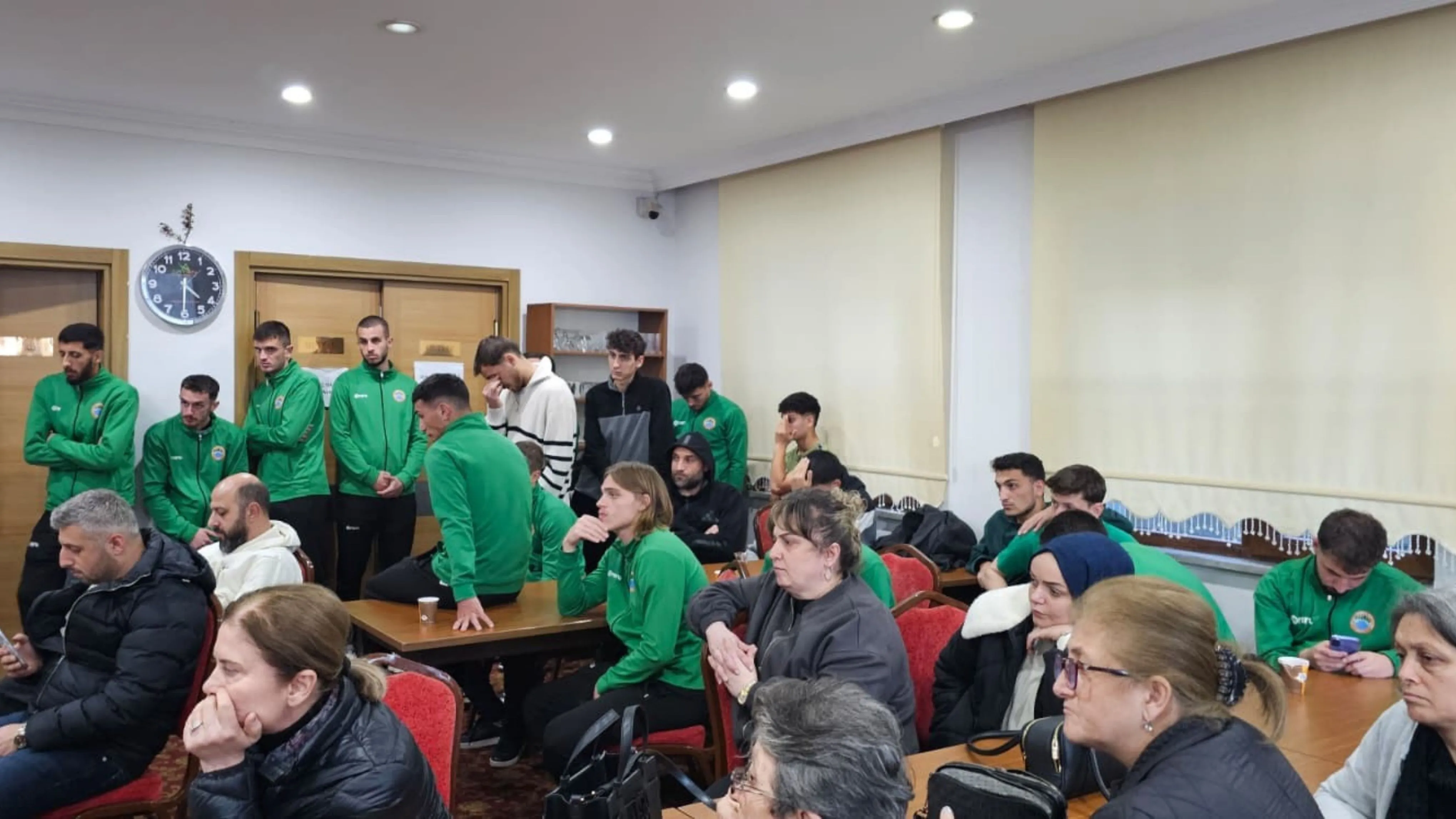 17 kırmızı kartlı maçtan sonra karar çıktı