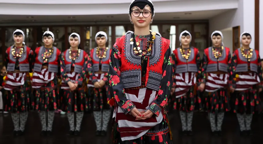 Akçaabat horonuyla dünya sahnelerinde boy gösteriyorlar